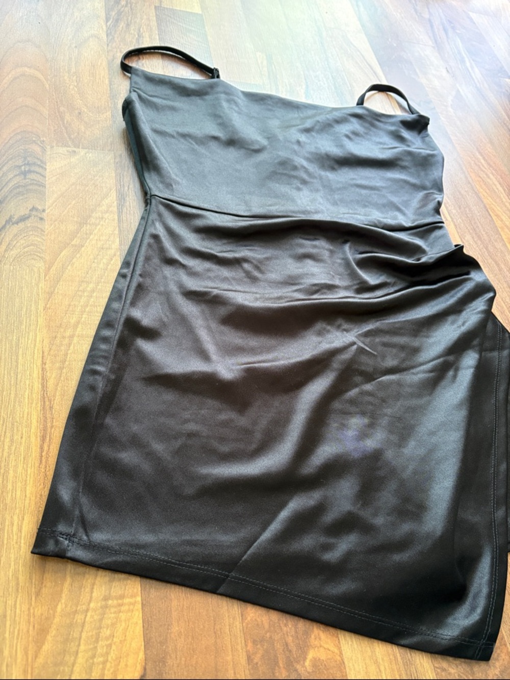 Almost Famous Woman’s Black Satin mini romper Size L - Picture 4 of 11